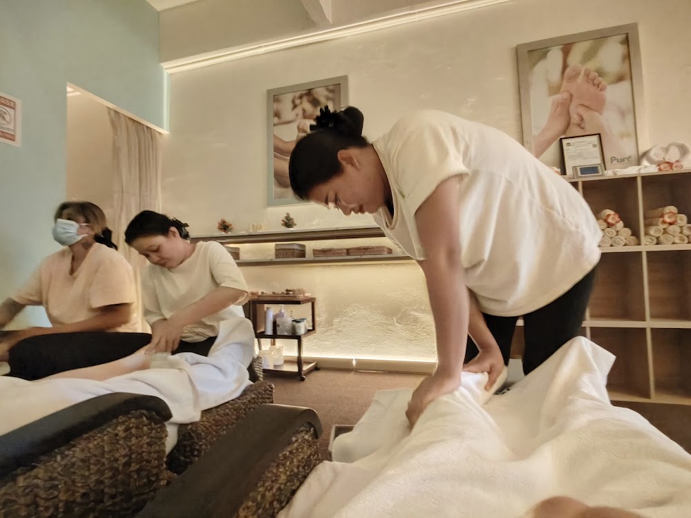 Pure Family Wellness Massage Center 正宗泰式按摩